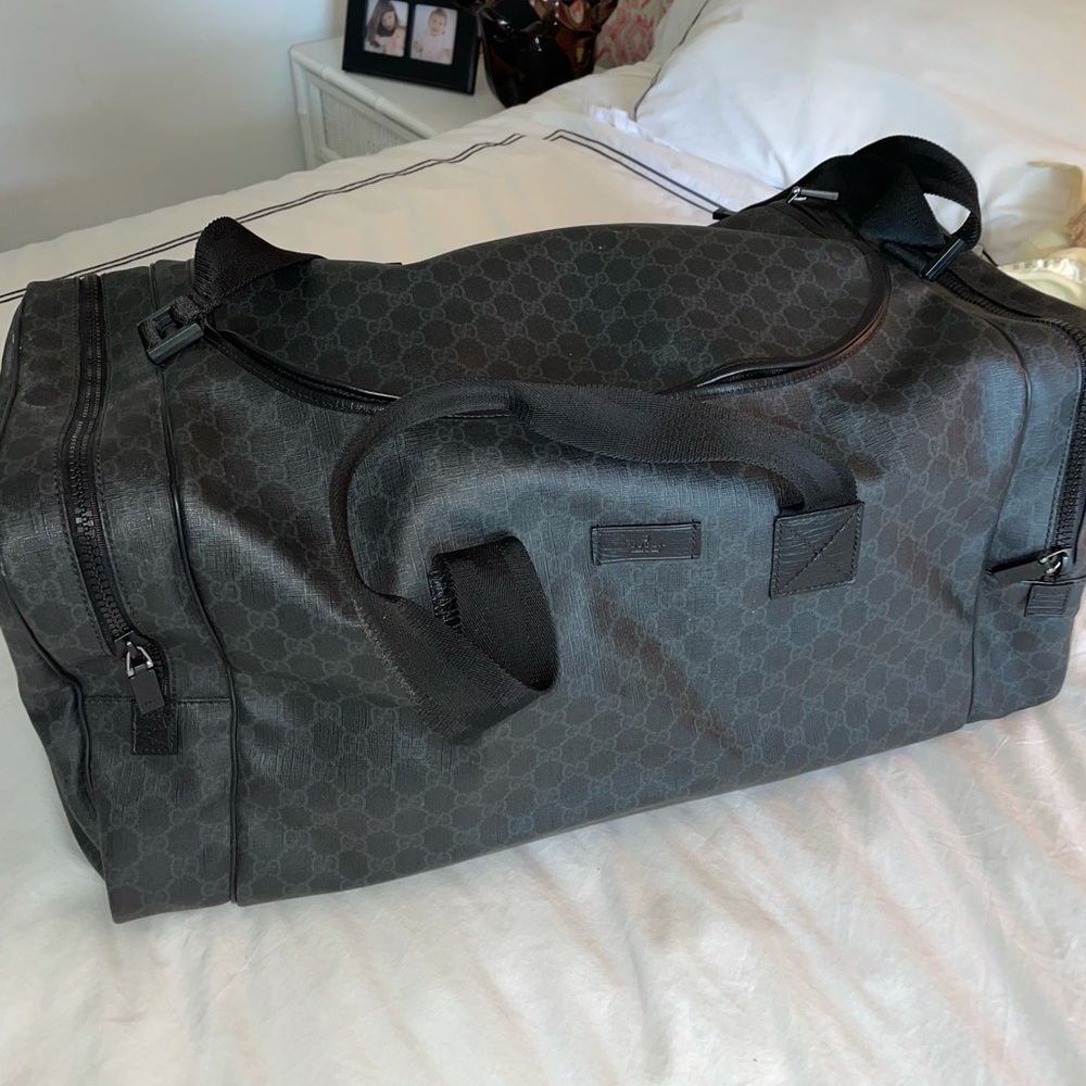 Gucci black duffel bag carry all luggage